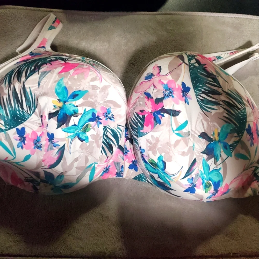 Bra - Picture 1 of 3